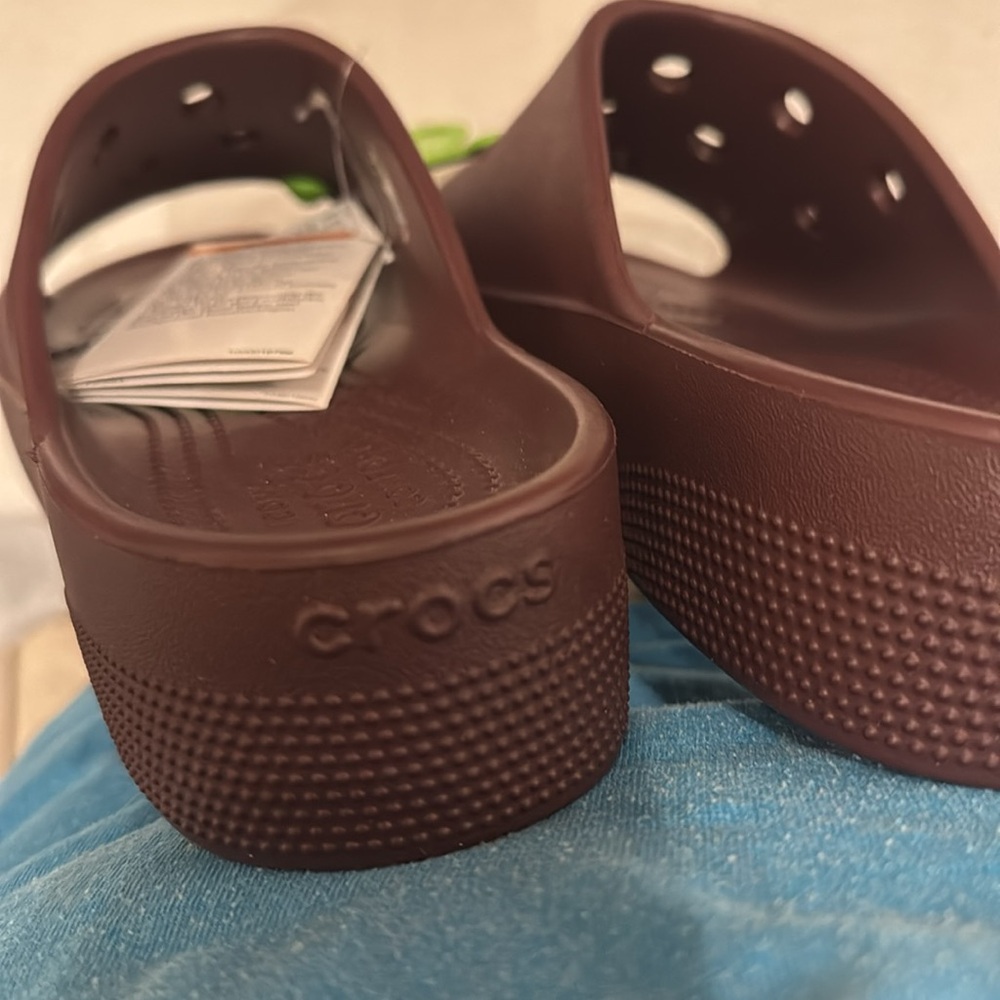 Crocs Classic Platform Slides Women Size 11 Dark Cherry Retro Sandals Beach - Picture 8 of 8